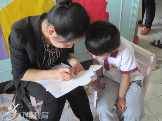 河北廊坊紅纓小神龍幼兒園“母親節”感恩活動