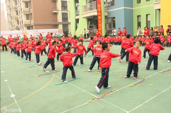 山東淄博紅纓盛世康城幼兒園“陽(yáng)光體育”展示