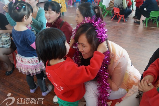 陜西渭南華縣紅纓苗苗幼兒園母親節活動