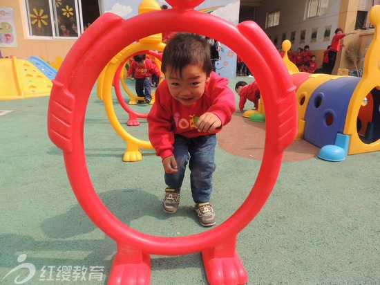 河北魏縣紅纓幼稚園“陽光體育”展示