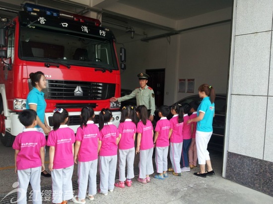 遼寧營口紅纓鴻程書香苑幼兒園參觀消防大隊(duì)