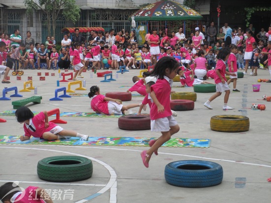 云南文山紅纓小伶童幼兒園慶“六一”活動