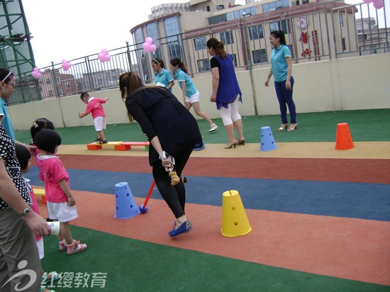 福建平潭紅纓幼兒園舉辦六一親子歡樂匯活動