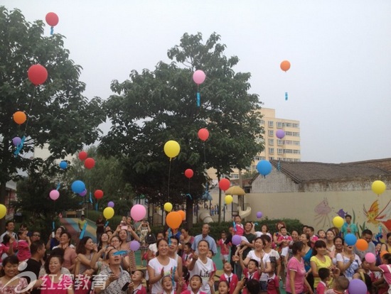 山西運城東鎮紅纓貝貝幼兒園舉辦大班畢業典禮