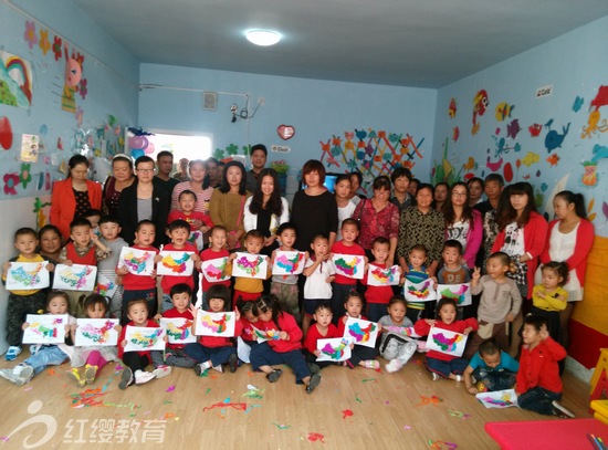 河南唐河紅纓愛爾特幼兒園舉辦國慶主題活動