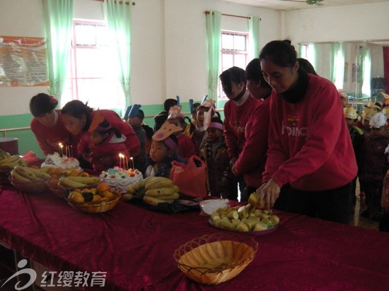 廣西興業紅纓新天地實驗幼兒園集體生日會