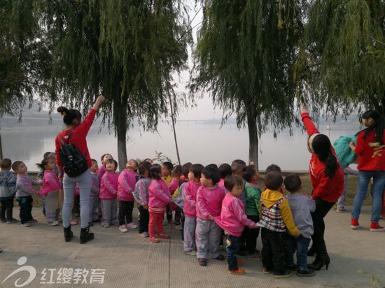 湖北安陸紅纓新世紀幼兒園舉辦秋季遠足活動