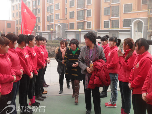 山東德州紅纓利民幼兒園召開家長見面會