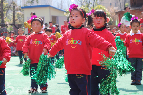 安徽合肥紅纓時代幼兒園舉辦陽光體育早操比賽