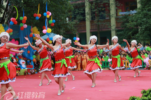 四川峨眉山紅纓希望藝術(shù)幼兒園慶六一活動