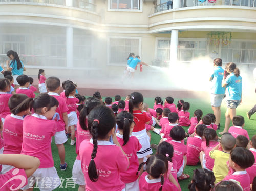 浙江武義紅纓青少年宮藝術幼兒園消防演練活動